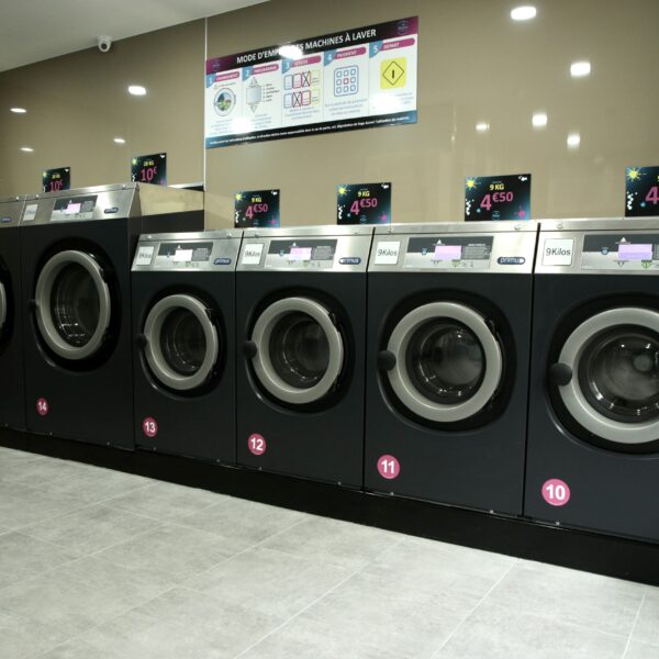Machines à laver de la laverie du Pithiverais